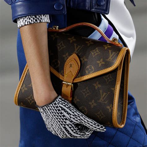 louis vuitton online malaysia.